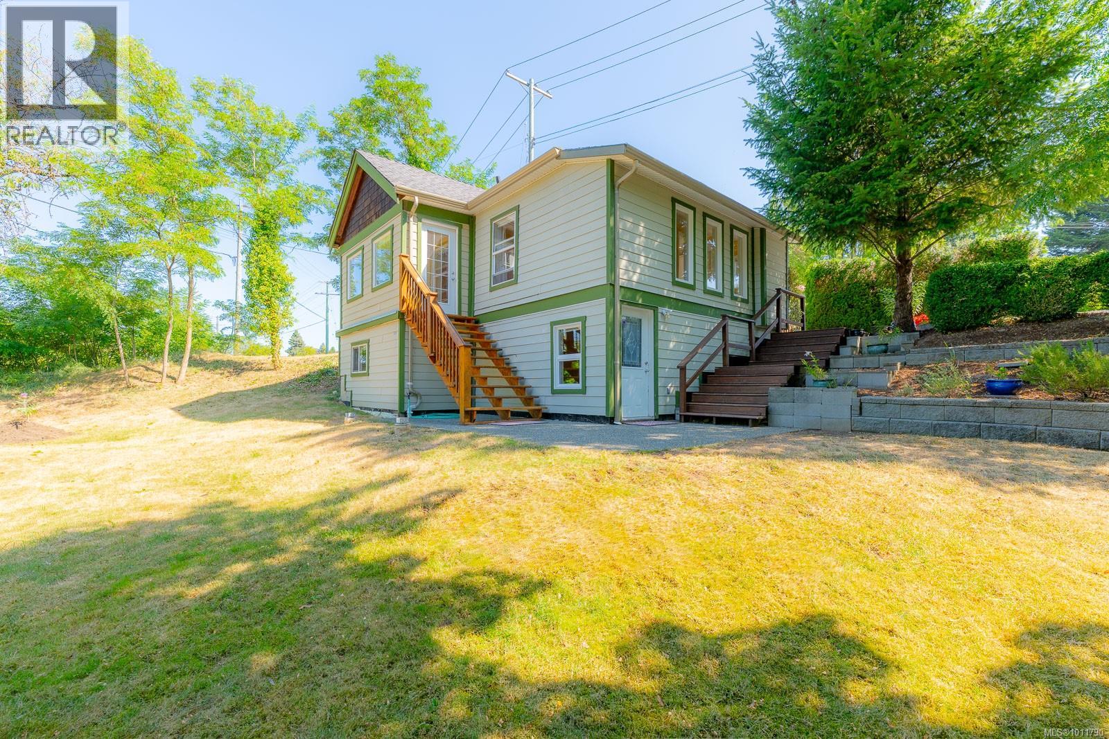 Photo 10 of 309 Pine St, Nanaimo BC
