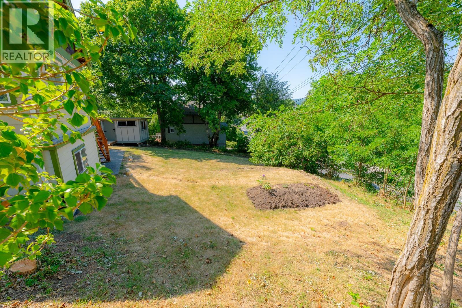 Photo 11 of 309 Pine St, Nanaimo BC