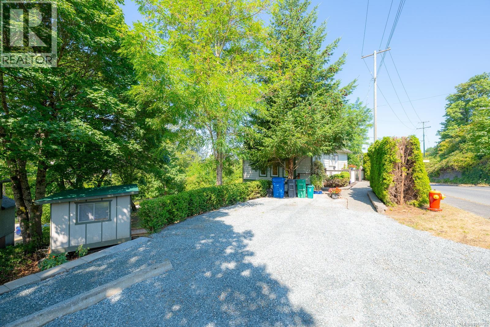 Photo 4 of 309 Pine St, Nanaimo BC