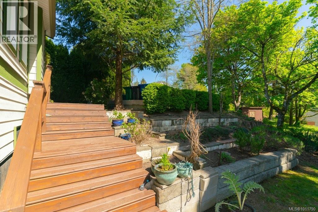 Photo 7 of 309 Pine St, Nanaimo BC