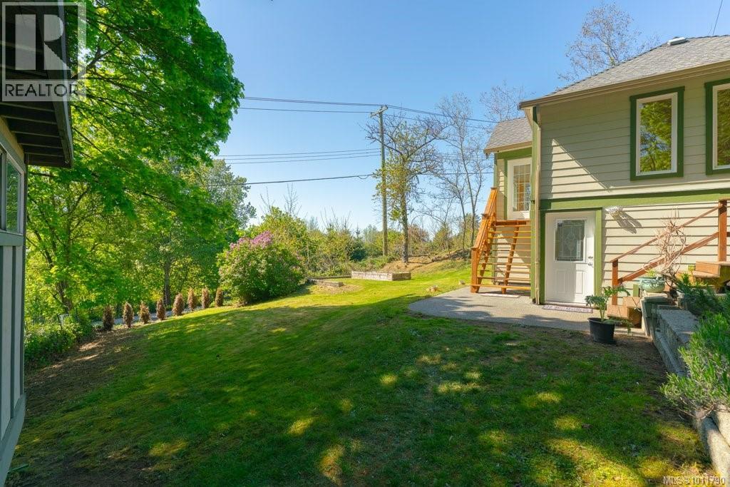Photo 9 of 309 Pine St, Nanaimo BC