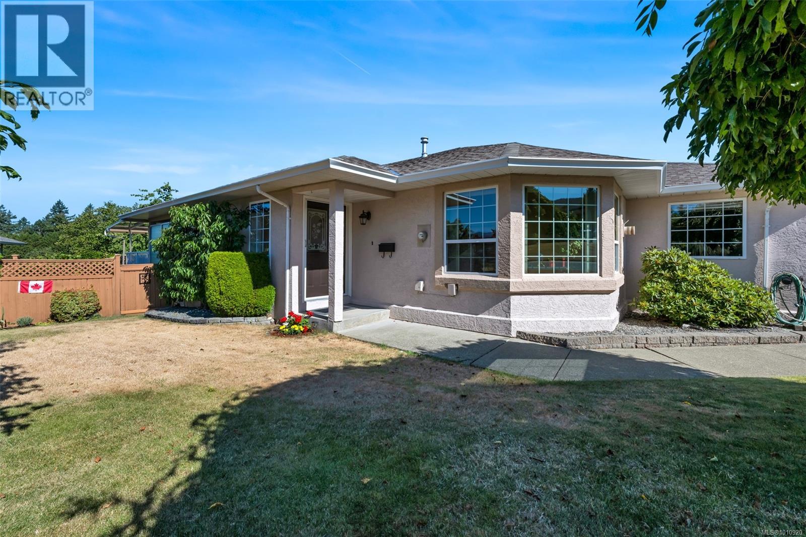 Photo 1 of 6100 Denali Dr, Duncan BC