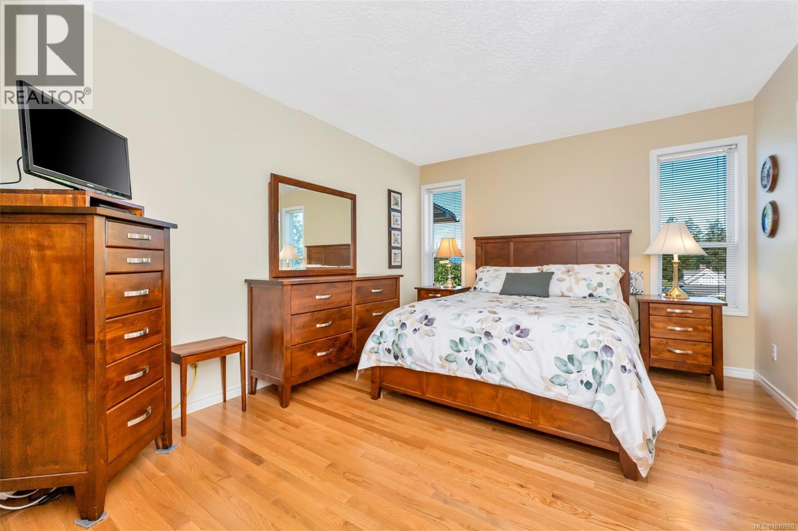 Photo 12 of 6100 Denali Dr, Duncan BC