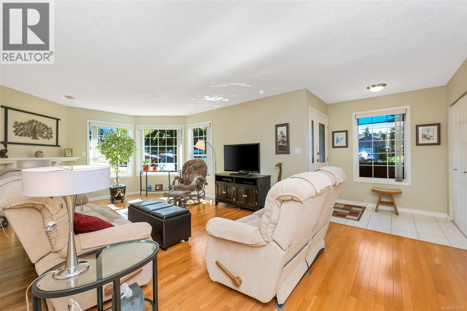 Photo 4 of 6100 Denali Dr, Duncan BC