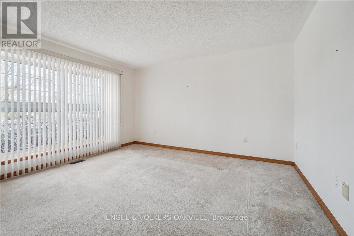 Photo 10 of 36 White Bark Way, Centre Wellington ON