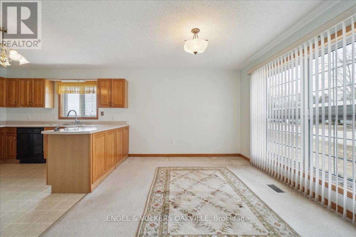 Photo 12 of 36 White Bark Way, Centre Wellington ON