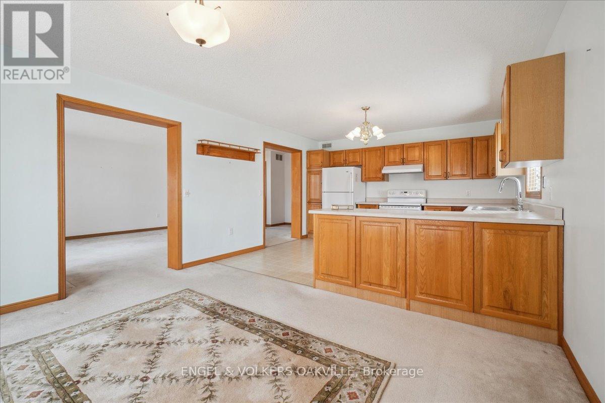 Photo 15 of 36 White Bark Way, Centre Wellington ON