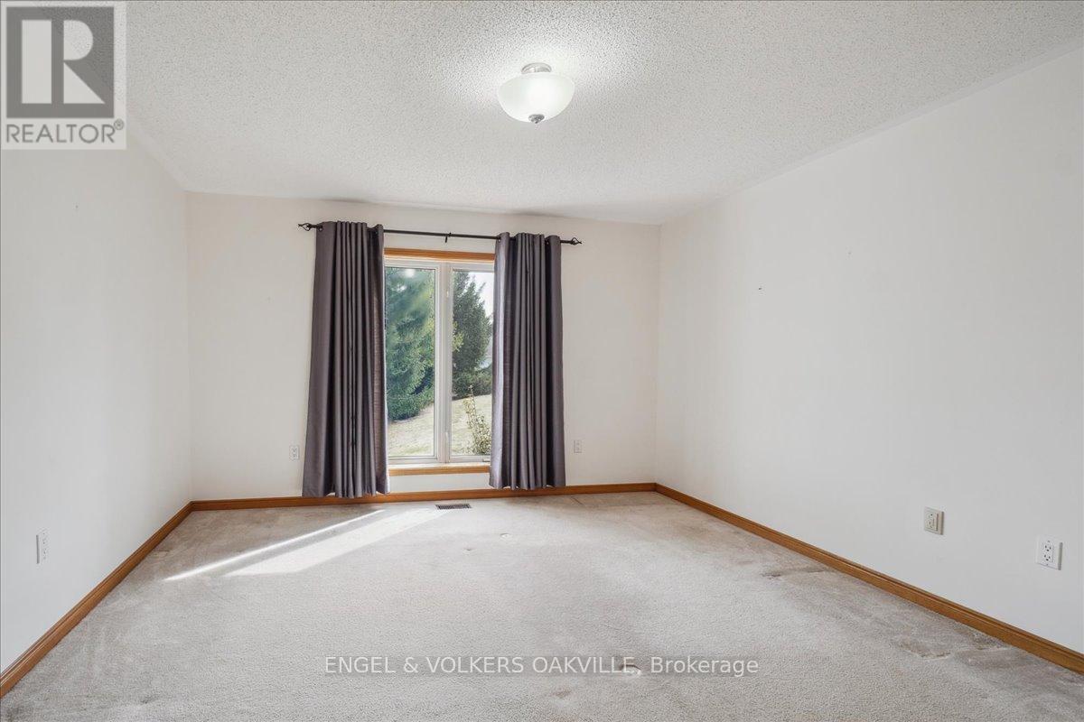 Photo 22 of 36 White Bark Way, Centre Wellington ON