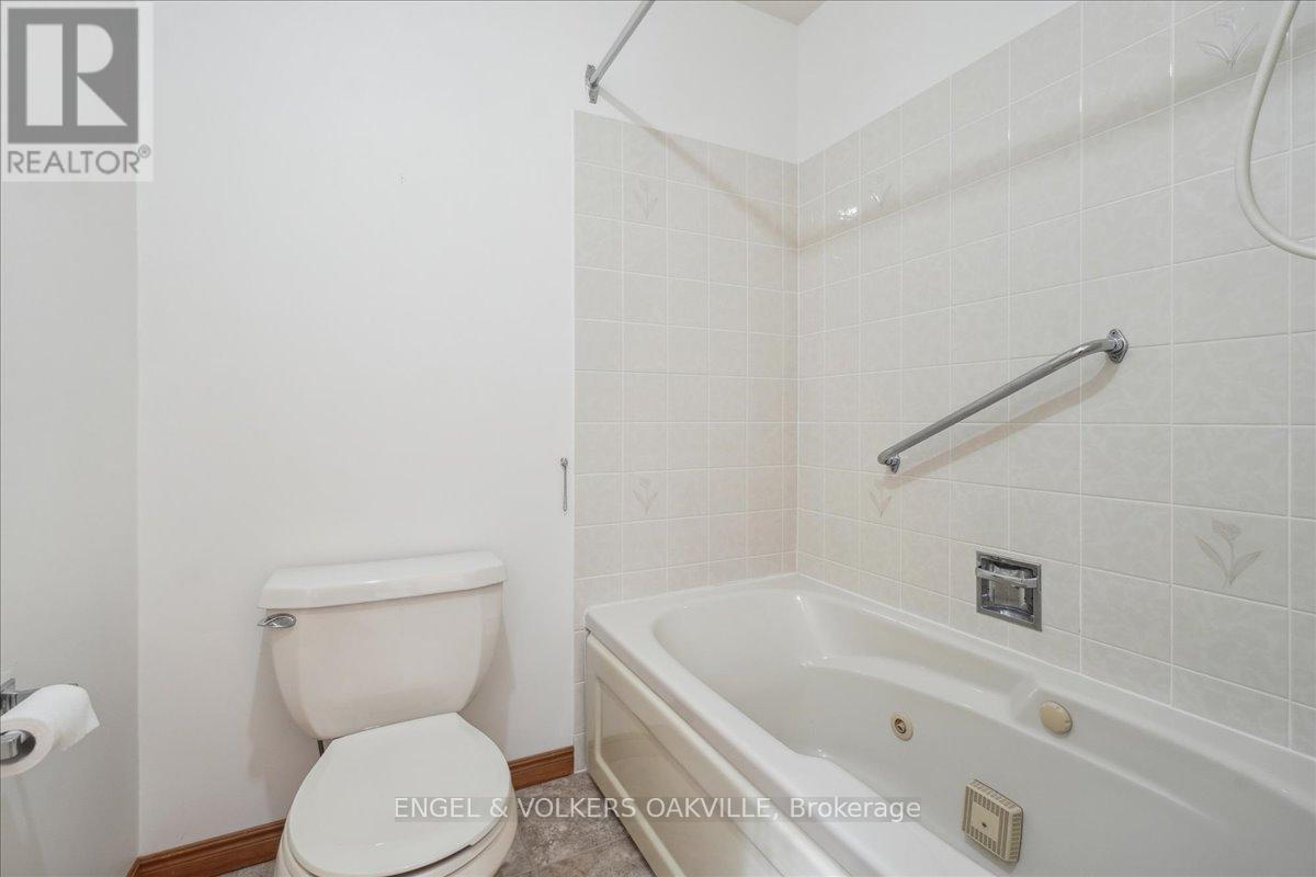 Photo 26 of 36 White Bark Way, Centre Wellington ON
