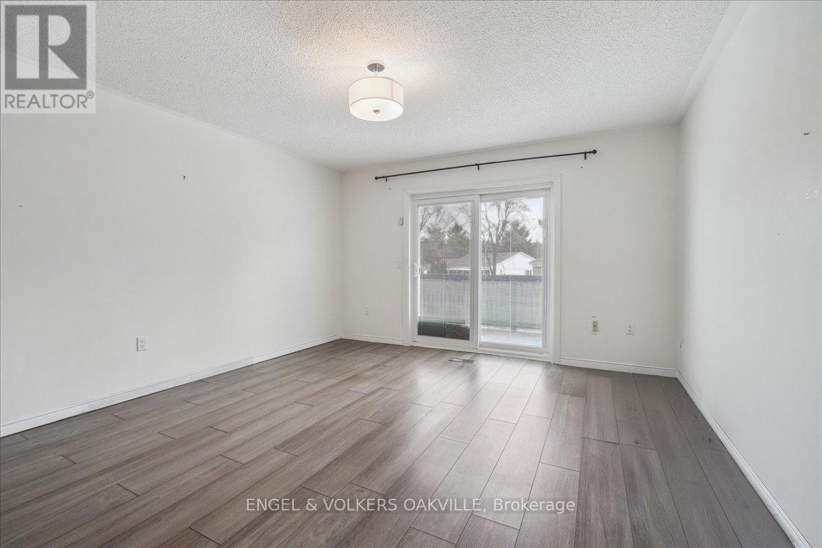 Photo 27 of 36 White Bark Way, Centre Wellington ON
