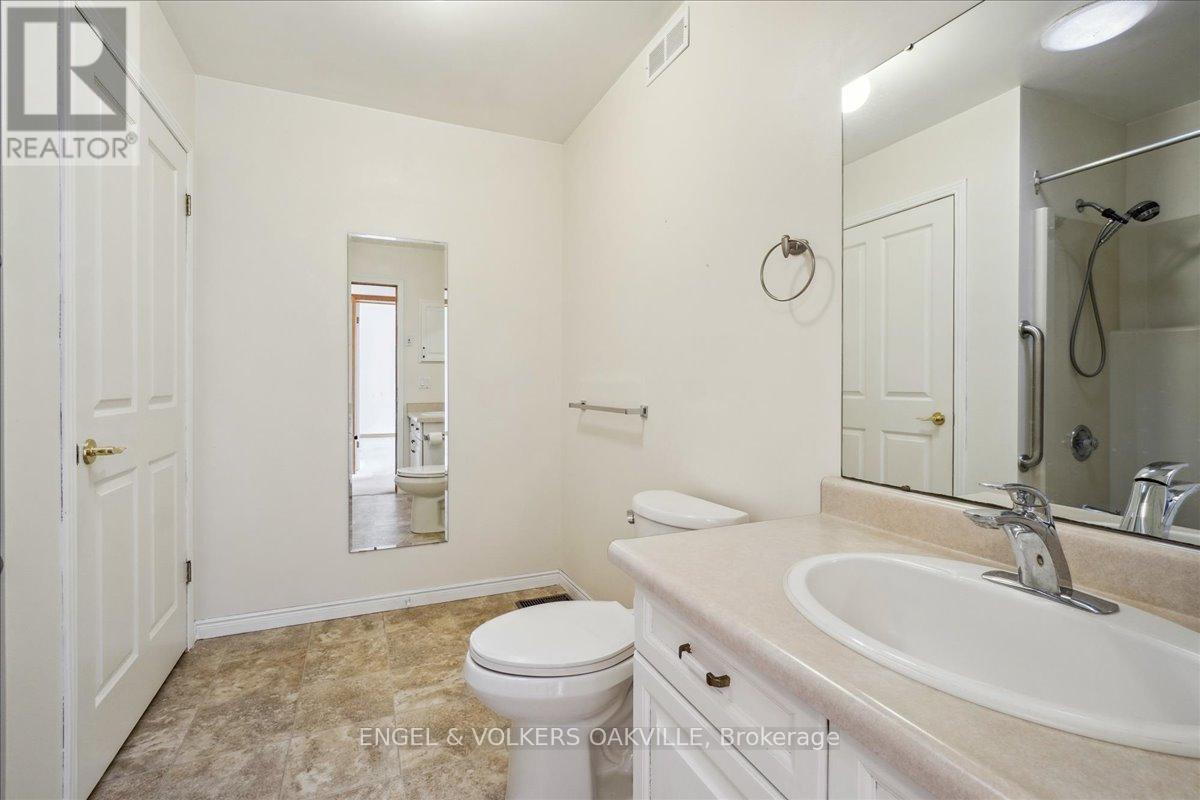 Photo 31 of 36 White Bark Way, Centre Wellington ON