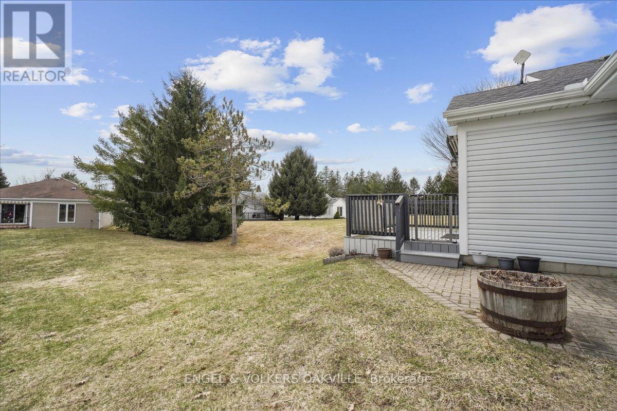Photo 37 of 36 White Bark Way, Centre Wellington ON
