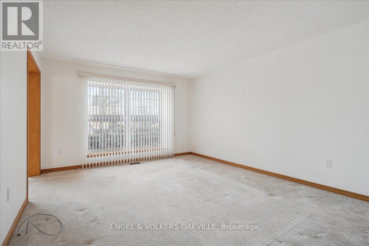 Photo 8 of 36 White Bark Way, Centre Wellington ON