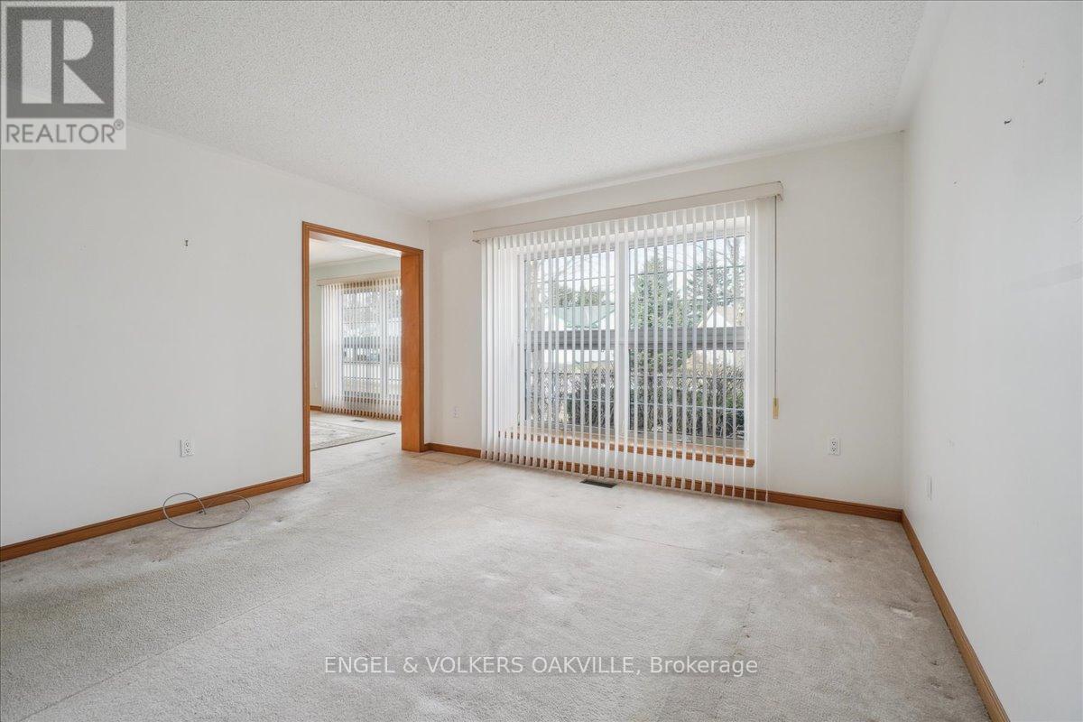 Photo 9 of 36 White Bark Way, Centre Wellington ON