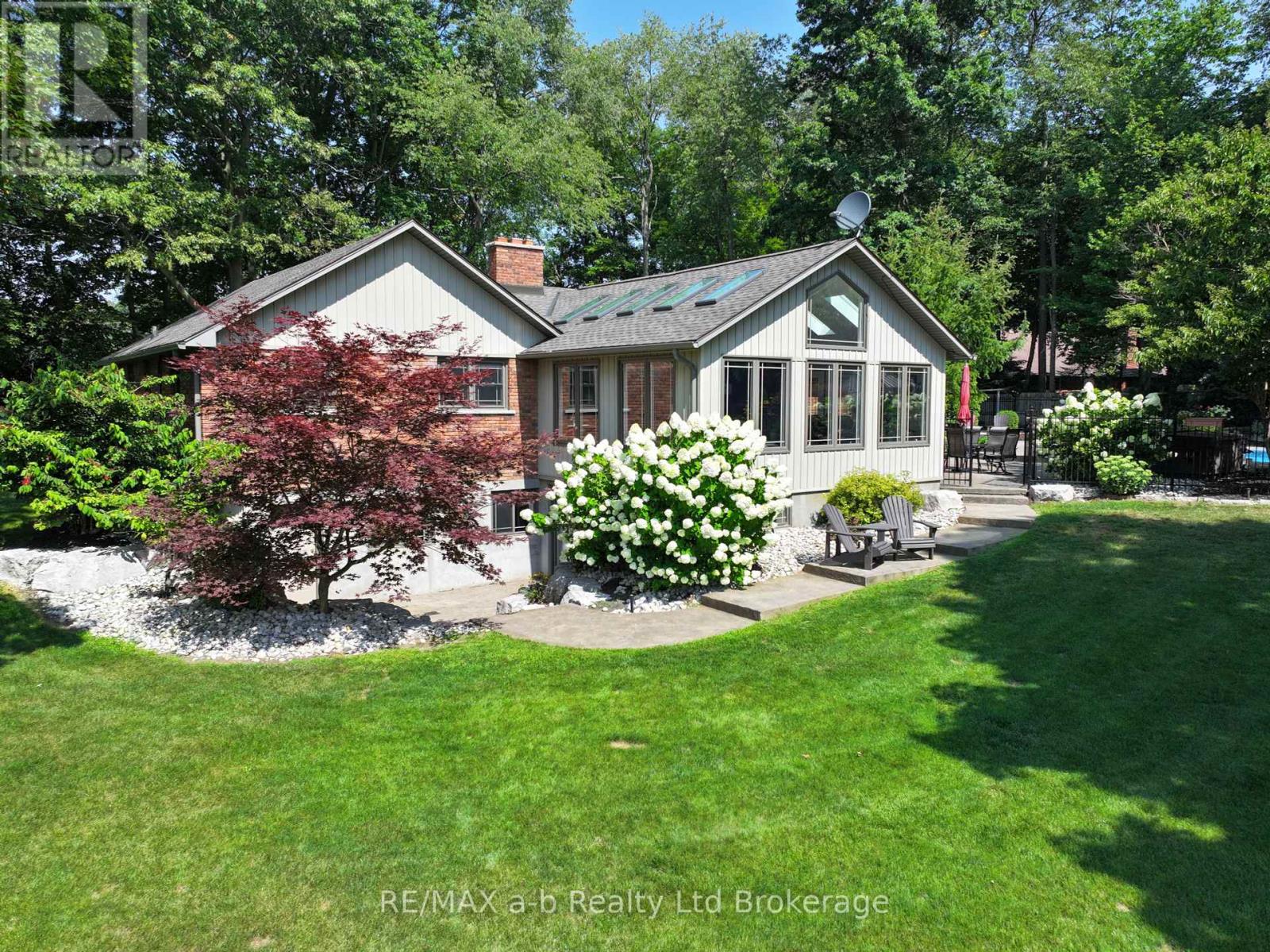 Photo 2 of 240 Burwell Road, Norfolk ON