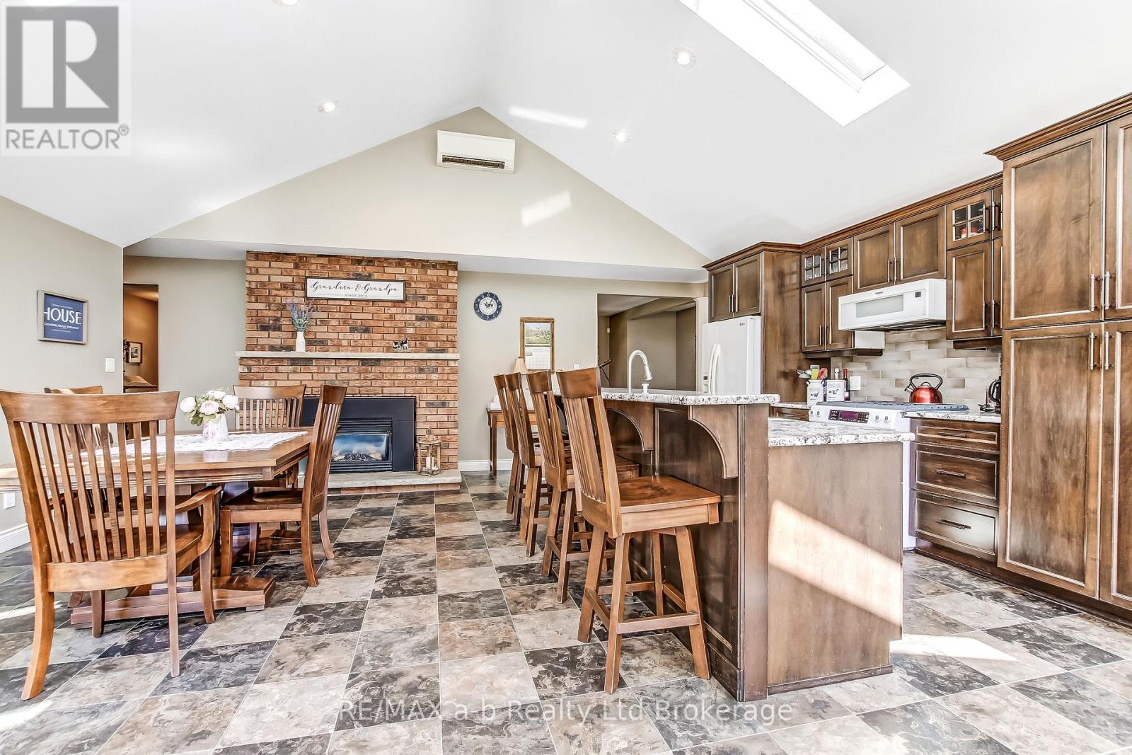 Photo 29 of 240 Burwell Road, Norfolk ON