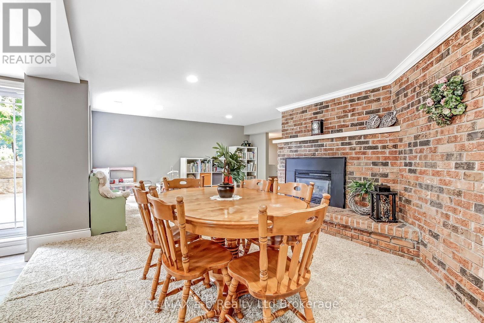 Photo 36 of 240 Burwell Road, Norfolk ON