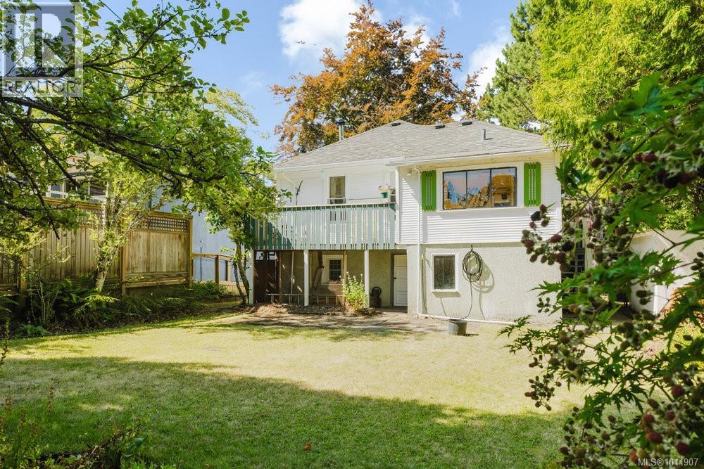 Photo 22 of 3937 Lasalle St, Saanich BC