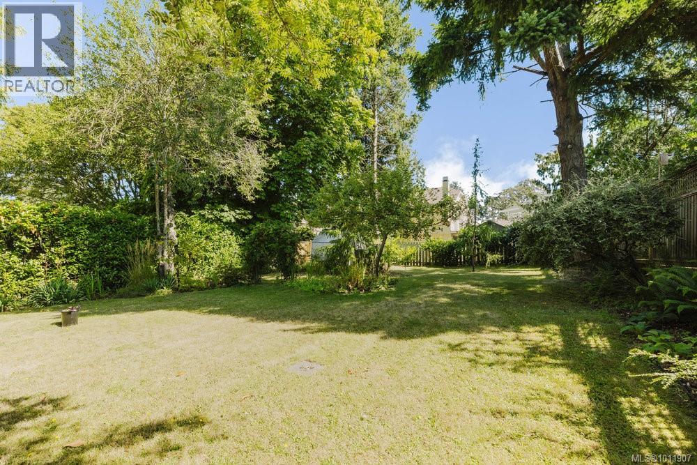 Photo 24 of 3937 Lasalle St, Saanich BC