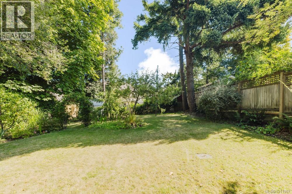 Photo 25 of 3937 Lasalle St, Saanich BC