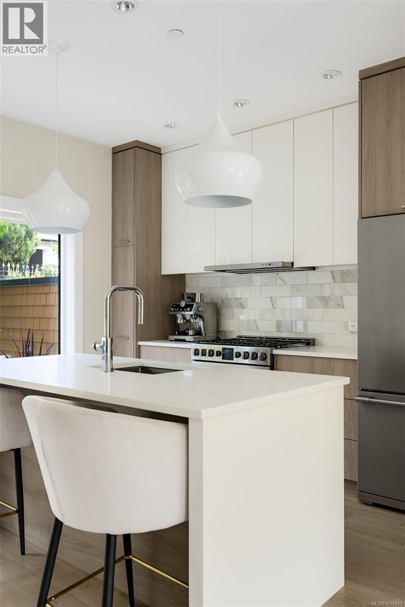 Photo 10 of 104 1454 Bear Mountain Pkwy, Langford BC