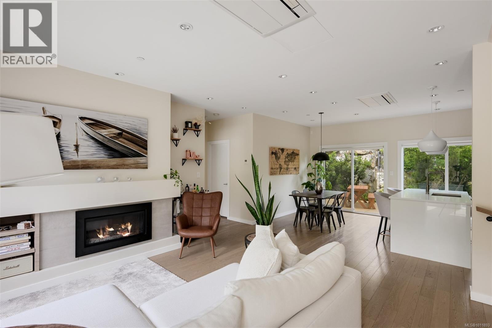 Photo 3 of 104 1454 Bear Mountain Pkwy, Langford BC