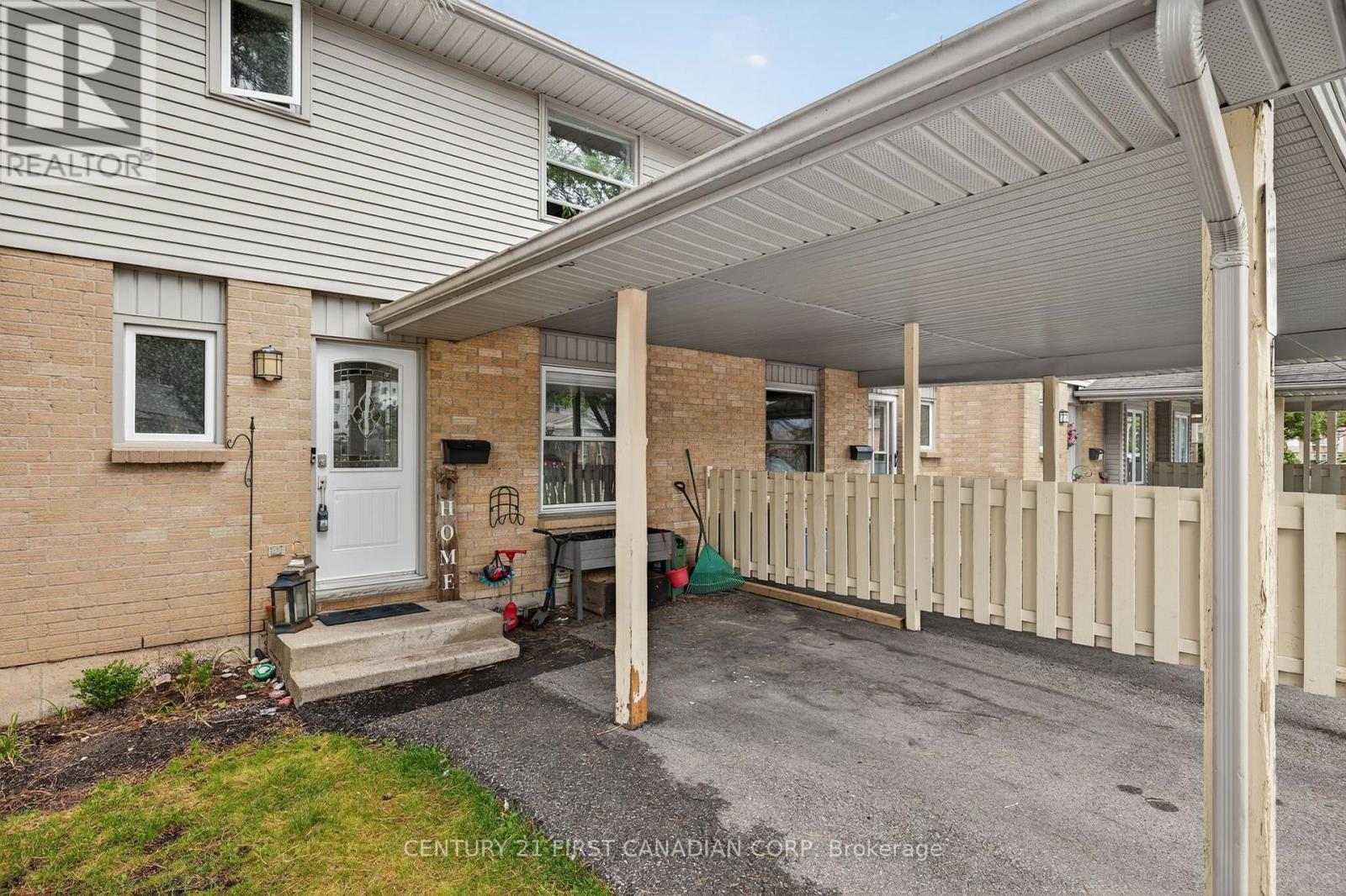 Photo 2 of 55 Ashley Crescent, London South ON