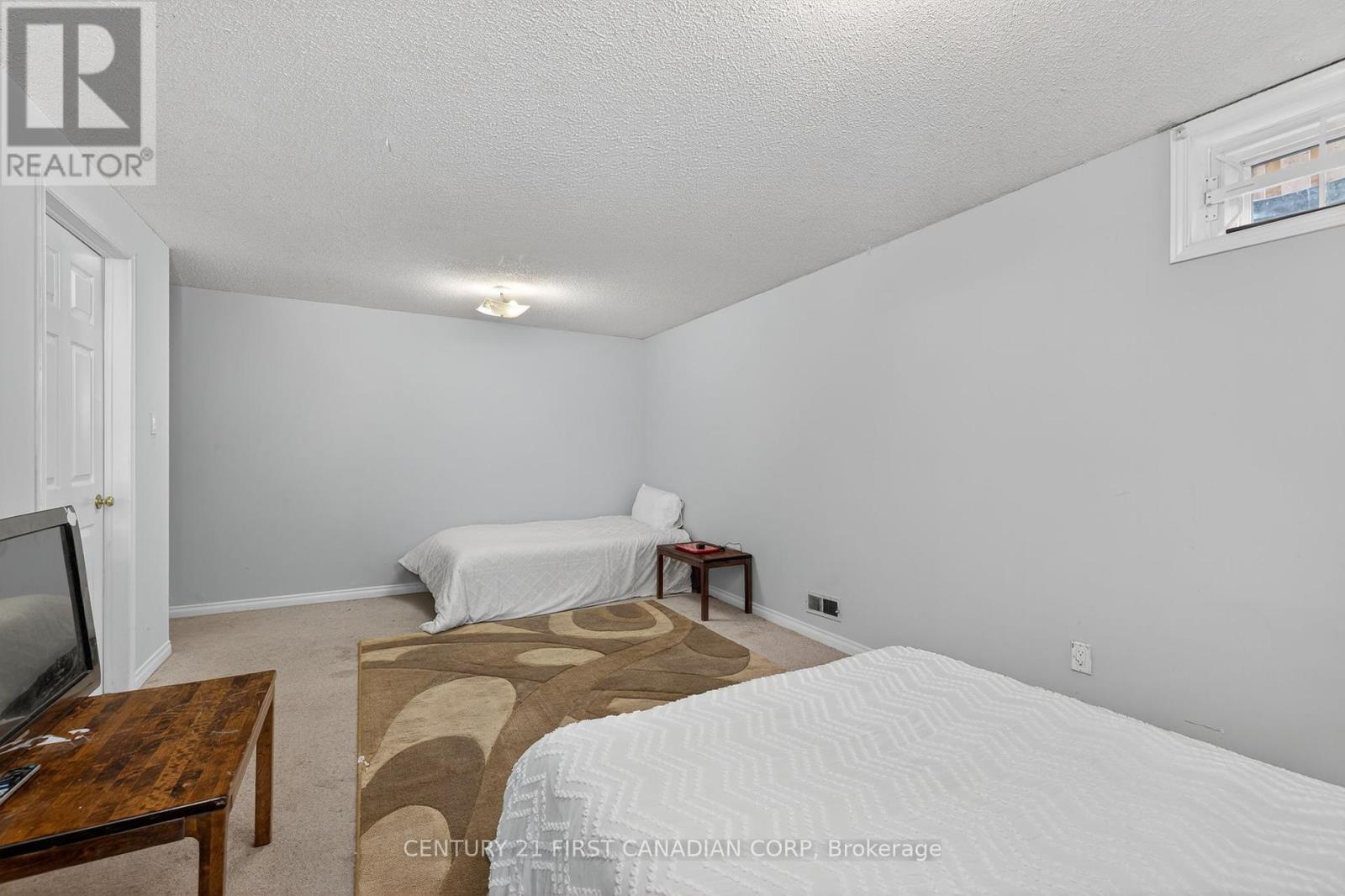 Photo 23 of 55 Ashley Crescent, London South ON
