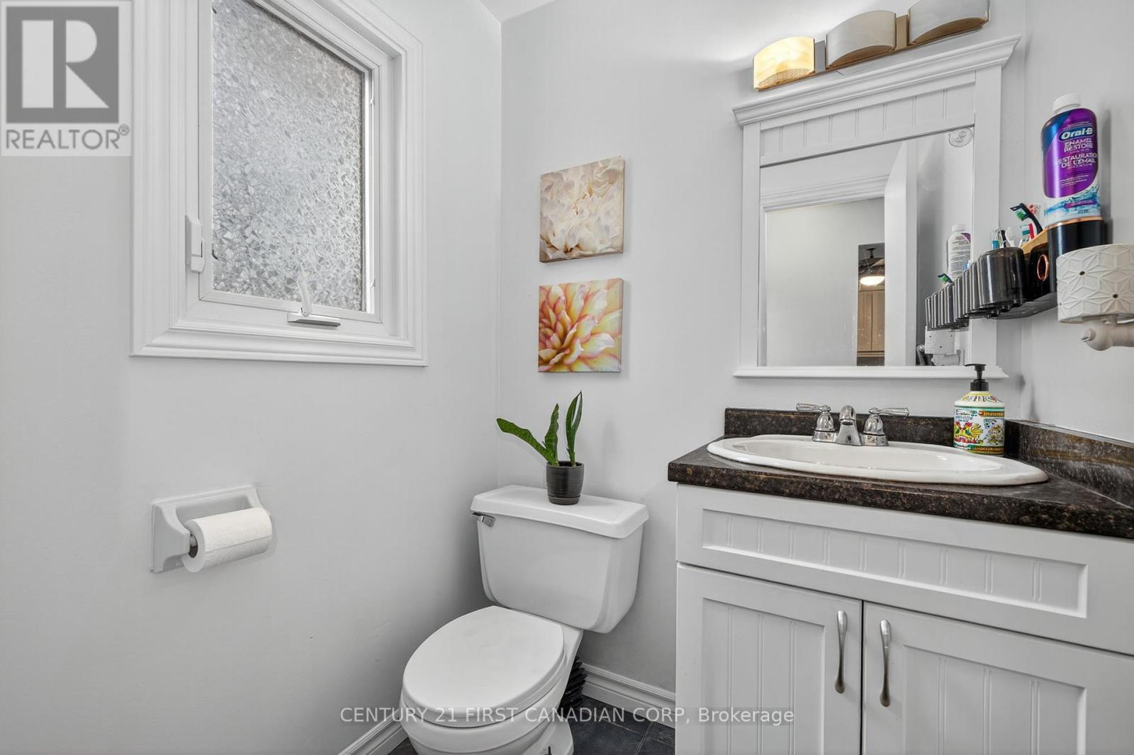 Photo 6 of 55 Ashley Crescent, London South ON
