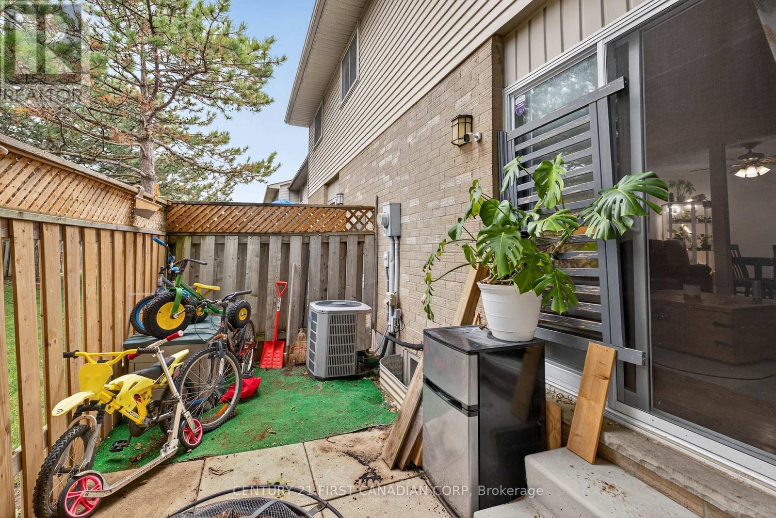 Photo 26 of 55 Ashley Crescent, London South ON