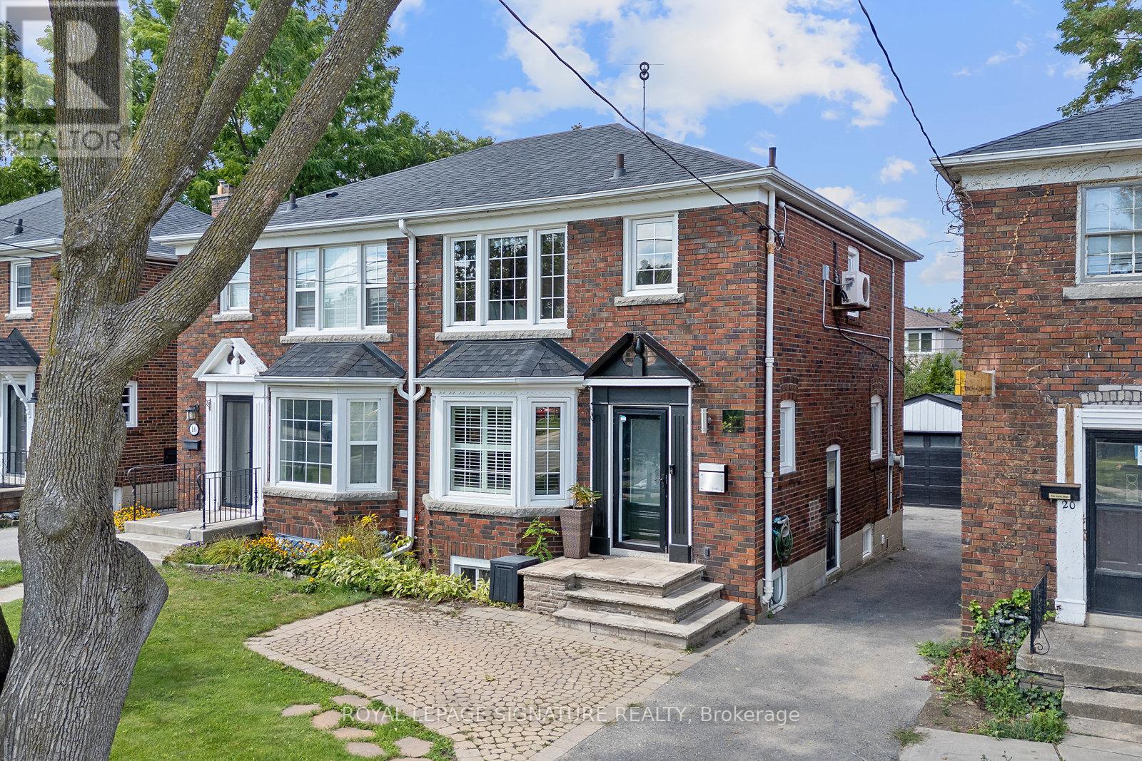 Photo 1 of 18 Vanderhoof Avenue, Toronto ON