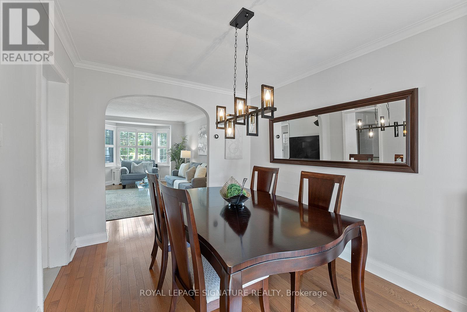 Photo 11 of 18 Vanderhoof Avenue, Toronto ON