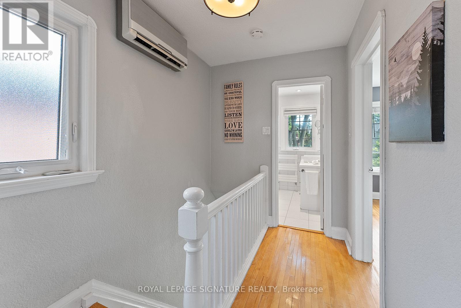 Photo 16 of 18 Vanderhoof Avenue, Toronto ON