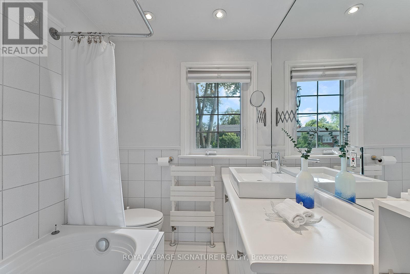 Photo 27 of 18 Vanderhoof Avenue, Toronto ON