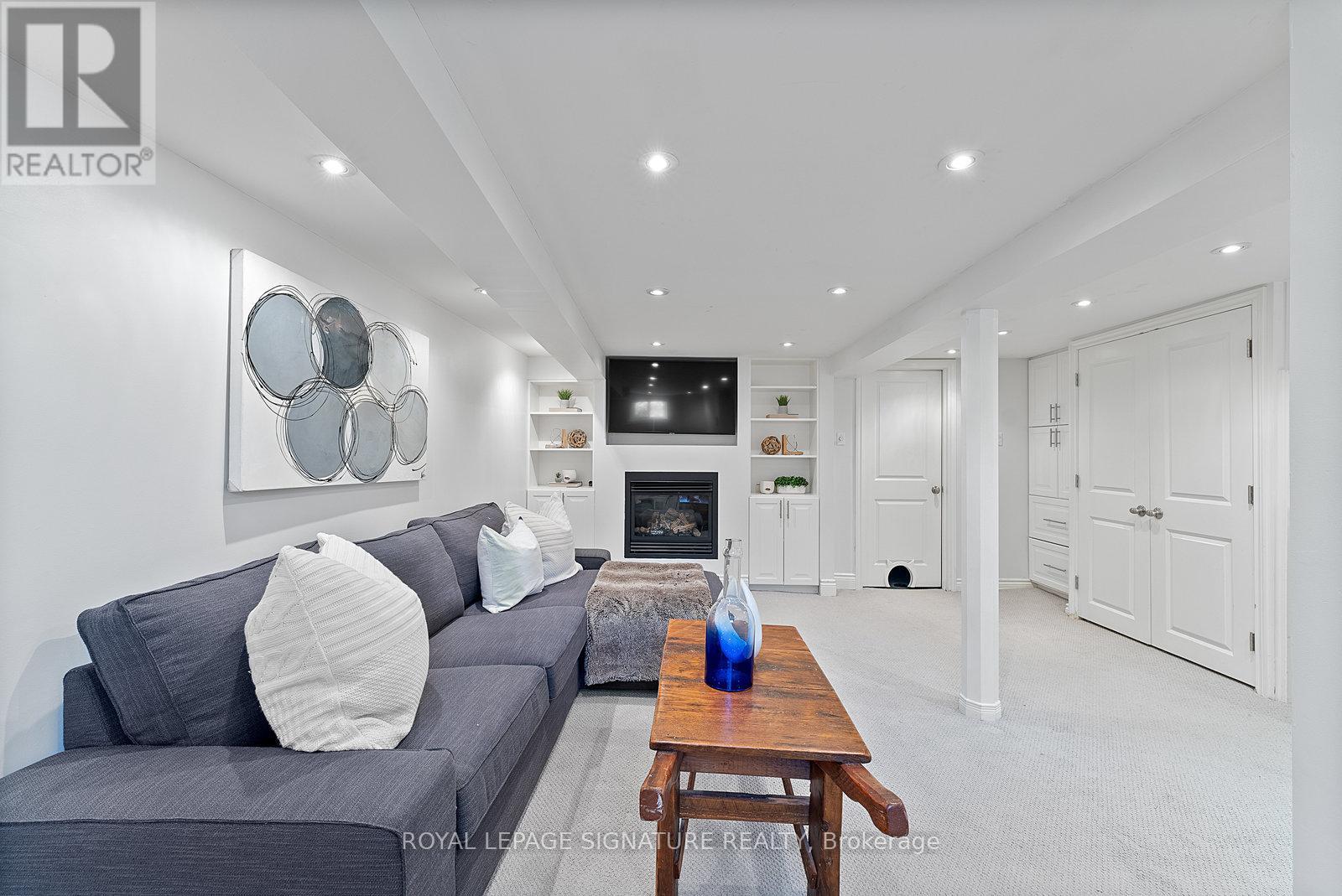 Photo 30 of 18 Vanderhoof Avenue, Toronto ON