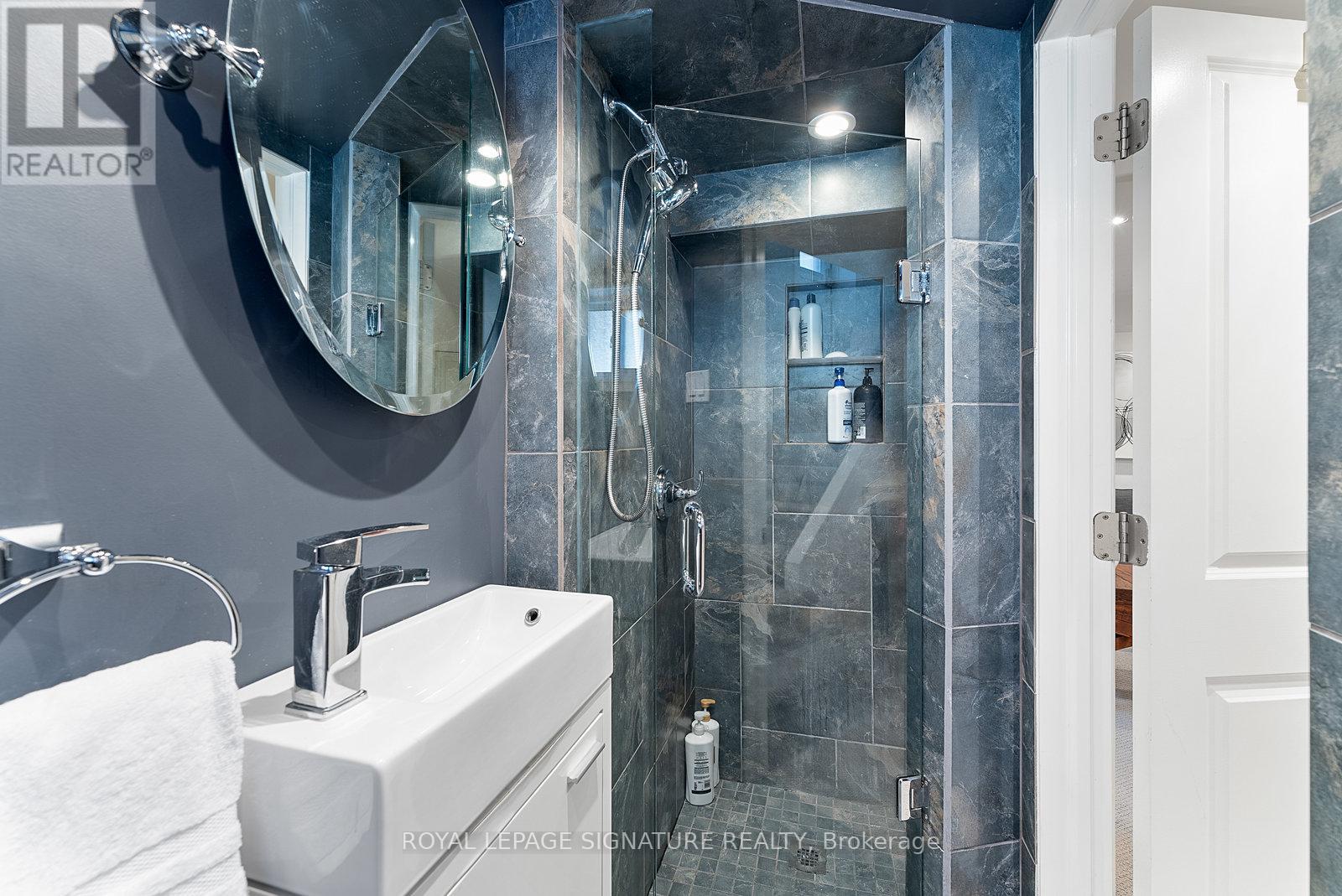 Photo 32 of 18 Vanderhoof Avenue, Toronto ON
