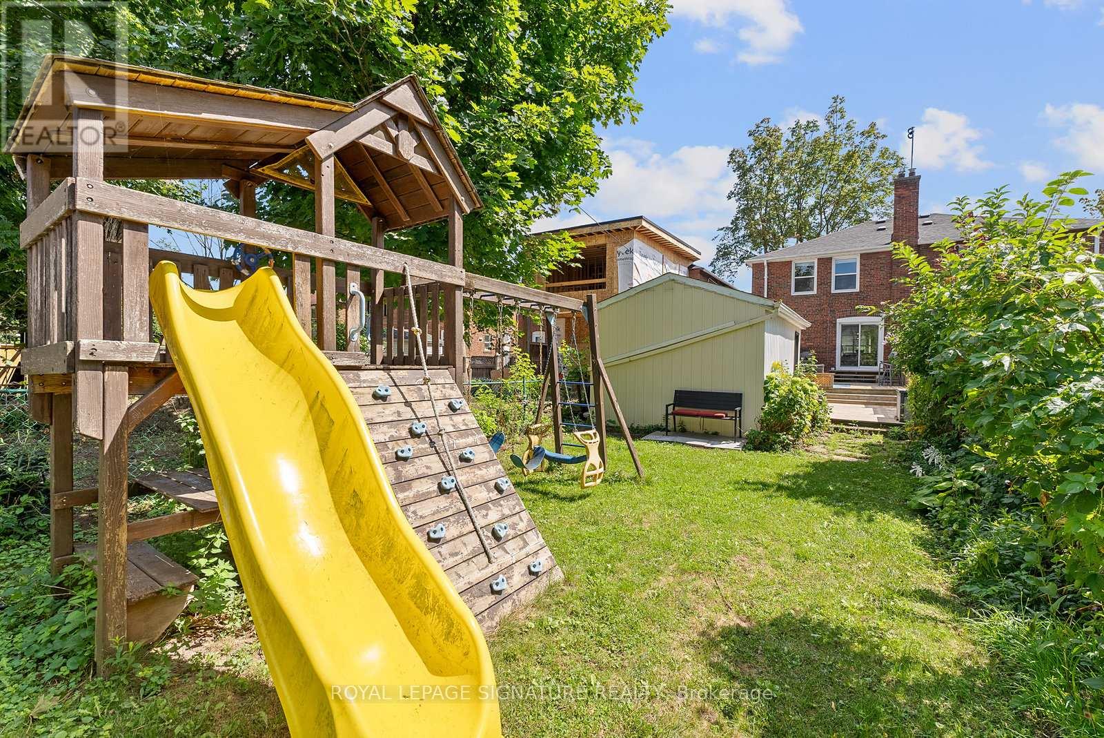 Photo 42 of 18 Vanderhoof Avenue, Toronto ON