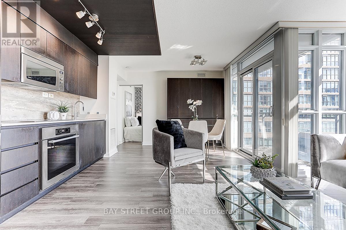 Photo 9 of 1206 15 Iceboat Terrace, Toronto ON