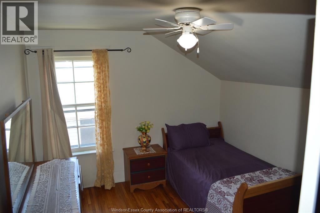 Photo 11 of 156 Giles Boulevard, Windsor ON