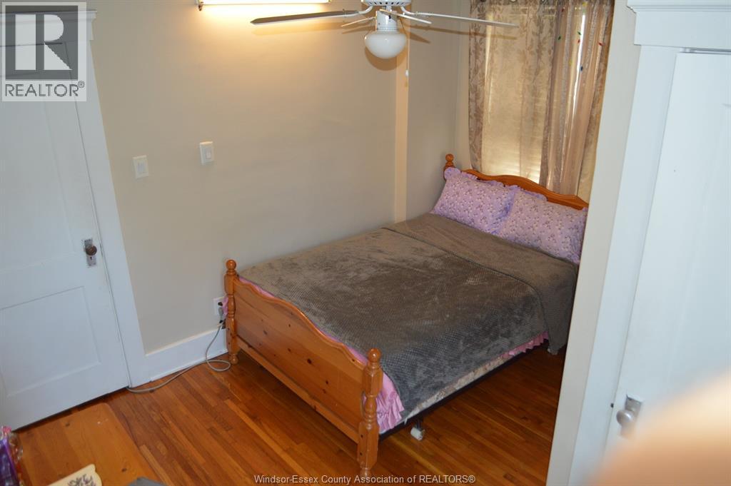 Photo 10 of 156 Giles Boulevard, Windsor ON