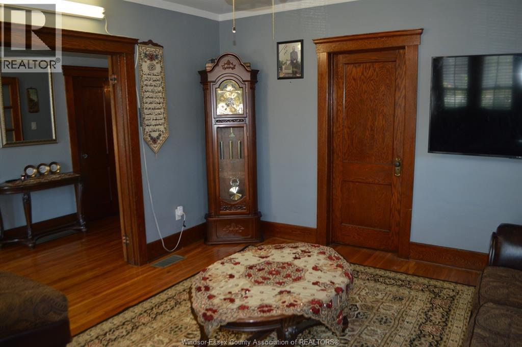 Photo 15 of 156 Giles Boulevard, Windsor ON