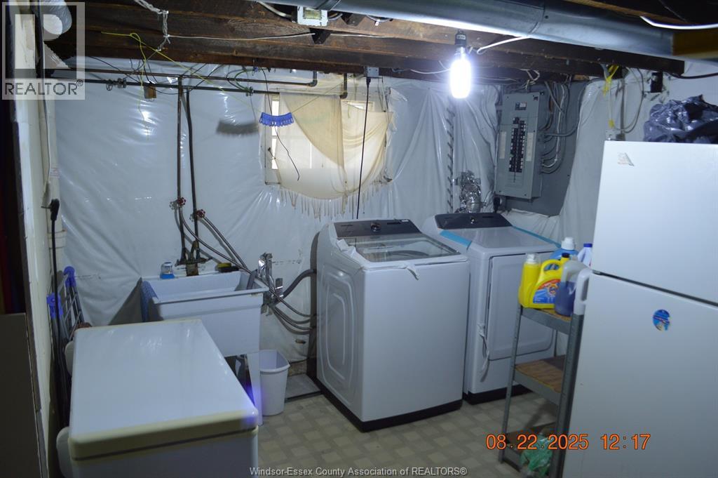 Photo 18 of 156 Giles Boulevard, Windsor ON