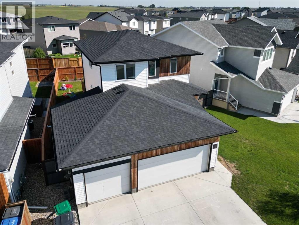 Photo 5 of 1353 Pacific Circle W, Lethbridge AB