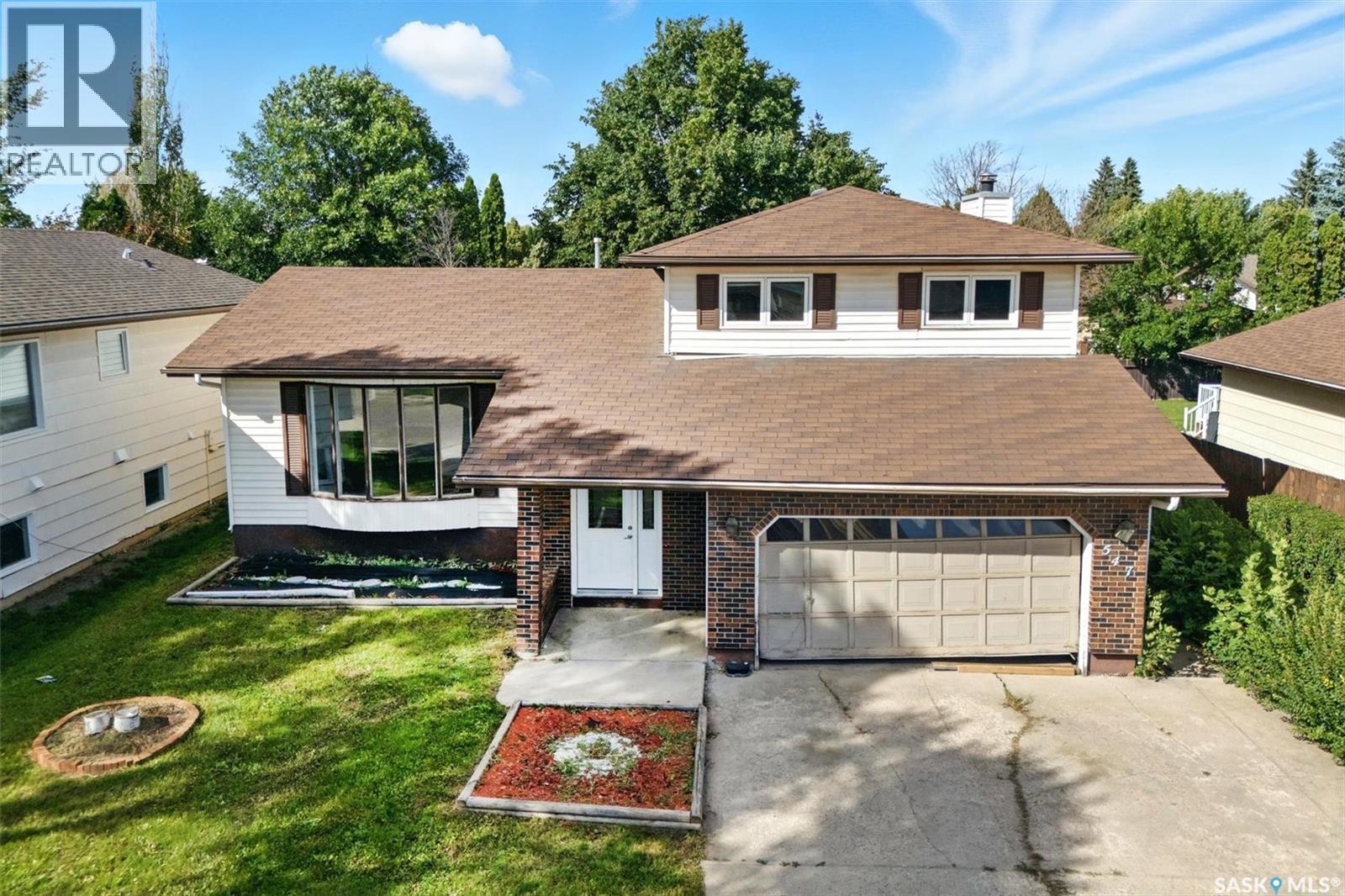 Photo 1 of 547 Sebestyen Crescent, Saskatoon SK