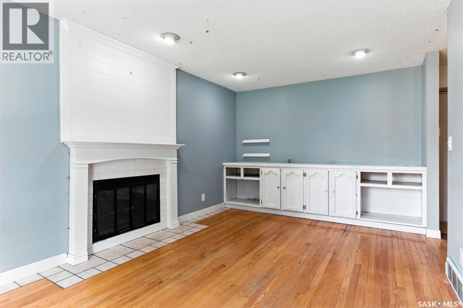 Photo 14 of 547 Sebestyen Crescent, Saskatoon SK