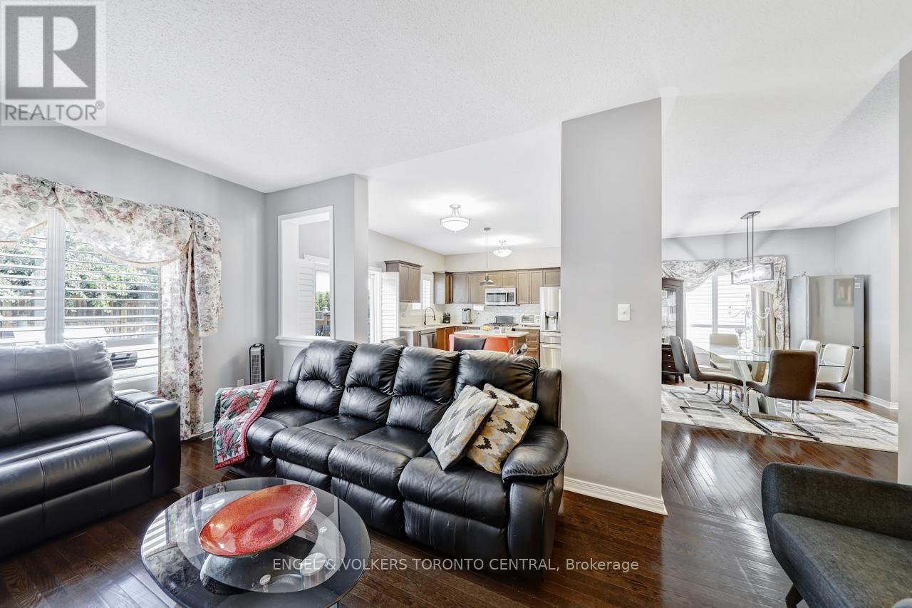 Photo 18 of 26 Mcphail Avenue, Clarington ON
