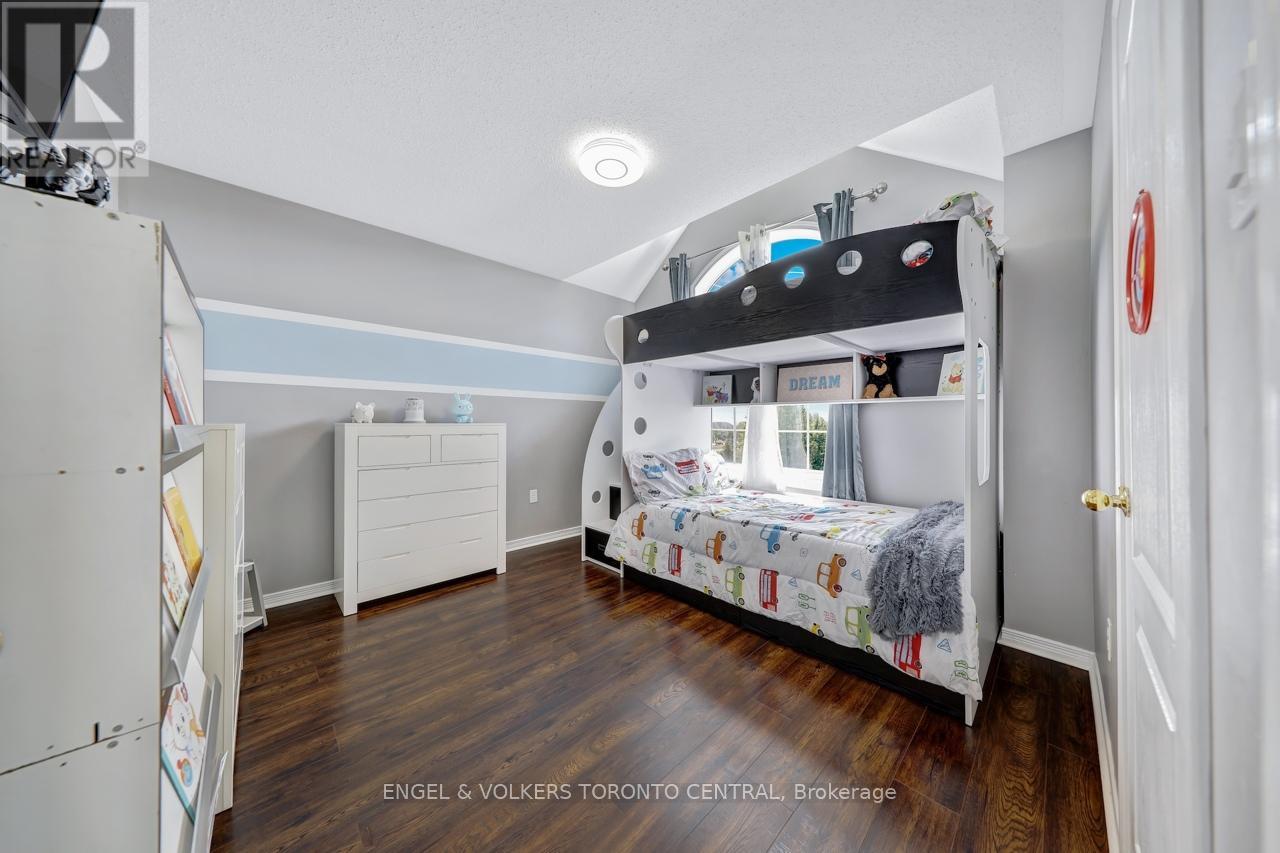 Photo 30 of 26 Mcphail Avenue, Clarington ON
