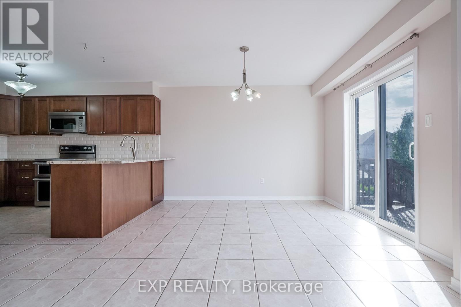 Photo 12 of 75 Hutton Place, Clarington ON