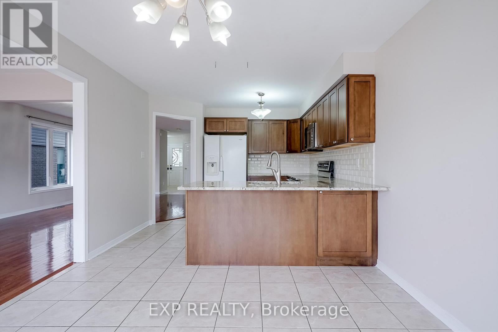 Photo 13 of 75 Hutton Place, Clarington ON