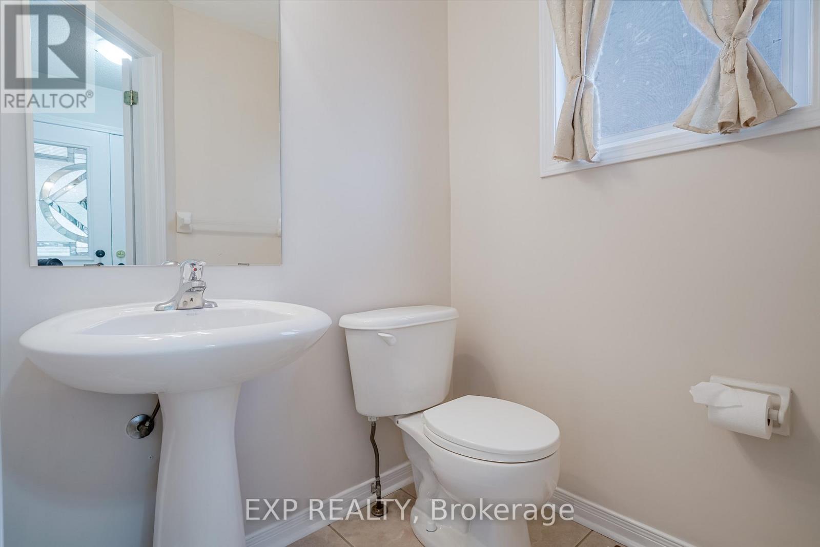 Photo 17 of 75 Hutton Place, Clarington ON